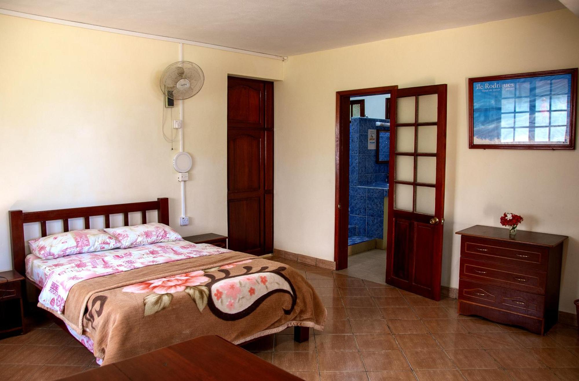 Le Tropical Chez Jeannette Bed & Breakfast Saint Gabriel Стая снимка