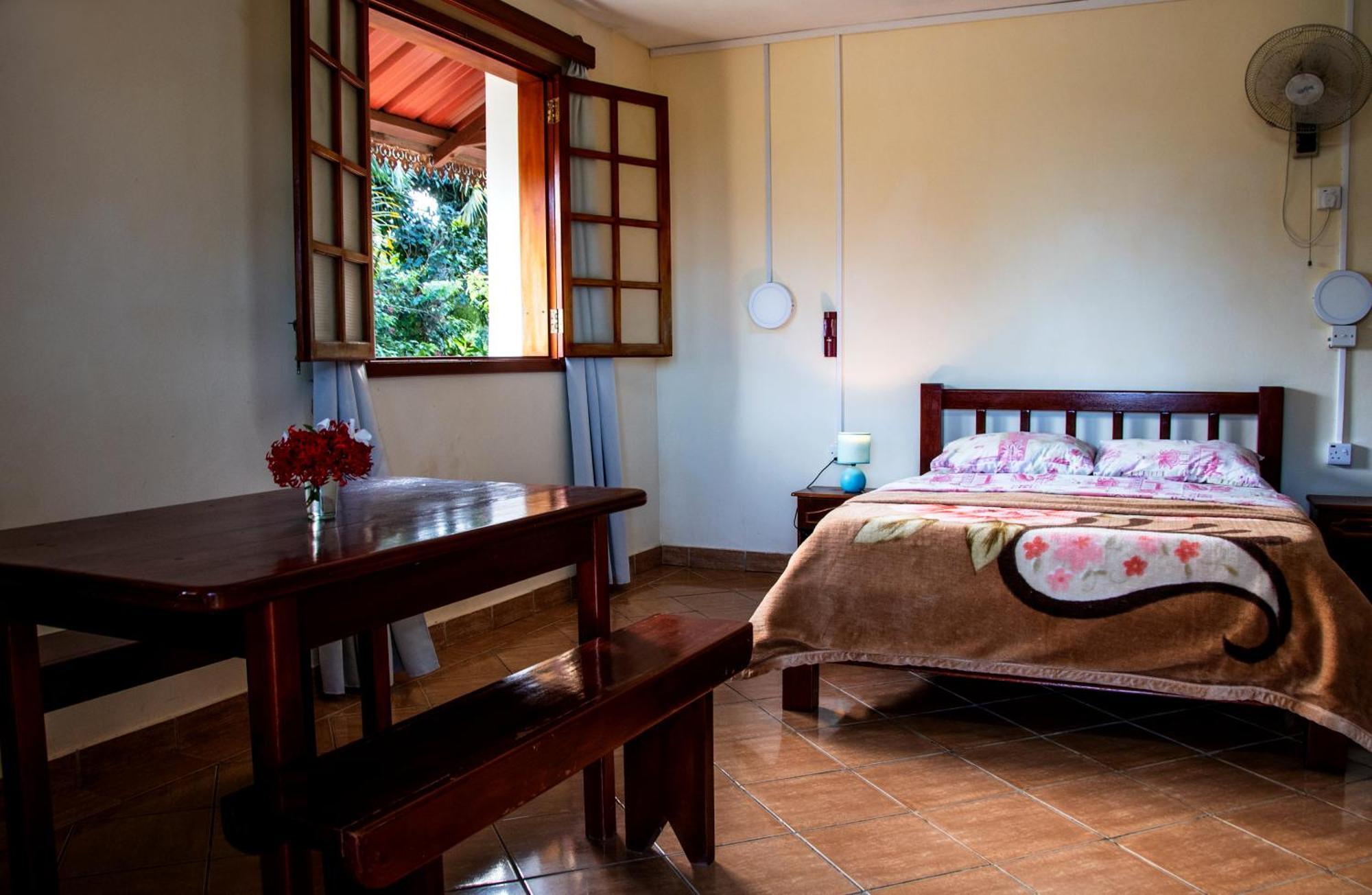Le Tropical Chez Jeannette Bed & Breakfast Saint Gabriel Стая снимка